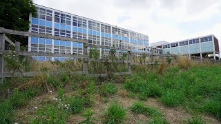 Exploring Dangerous Abandoned School of Horrors | Why is the Electric still on ?