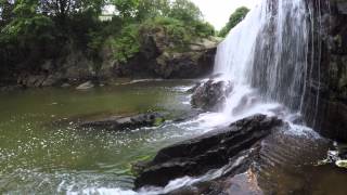 Stroudwater Falls HD 4K Waterfall (S 3 : E 207)