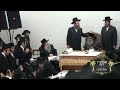 satmar rebbe r aharon at hachnosas sefer torah in yeshiva adar ii 5782 nigunei hisorerus