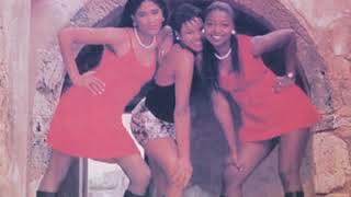 Female Move - Almoço Á Angolana [Official Music]