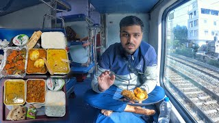 Telangana Express train journey in 3rd AC *Bilkul Premium Jaisa Khana*😋