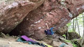 赤岩青巌峡ボルダー　一力　7a+ 初段