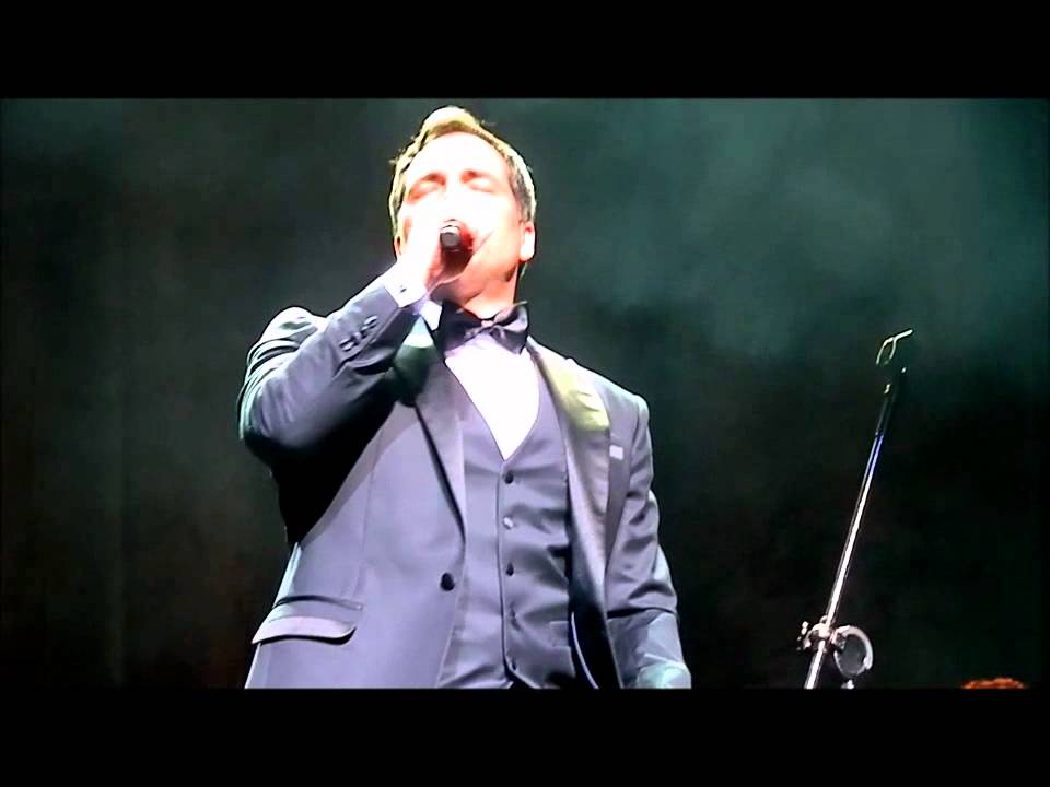 Daniel Boaventura - Champagne - Teatro Abril 19.09.2012 - YouTube