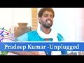 Download மயக்கும் பாடல்களை பாடி அசத்தும் பிரதீப் mp3