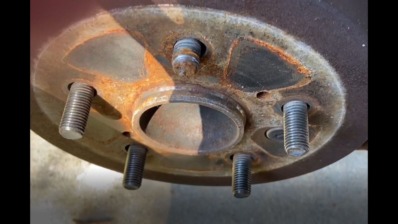 Broken Wheel Stud (2004 Toyota Sienna) - YouTube