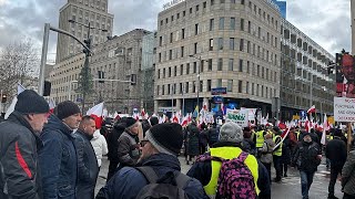 Polónia: agricultores saem à rua em protesto antes da inauguração da Presidência polaca da UE