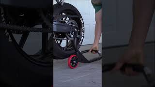 How to tighten a motorbike chain #motorbike #yamahar7