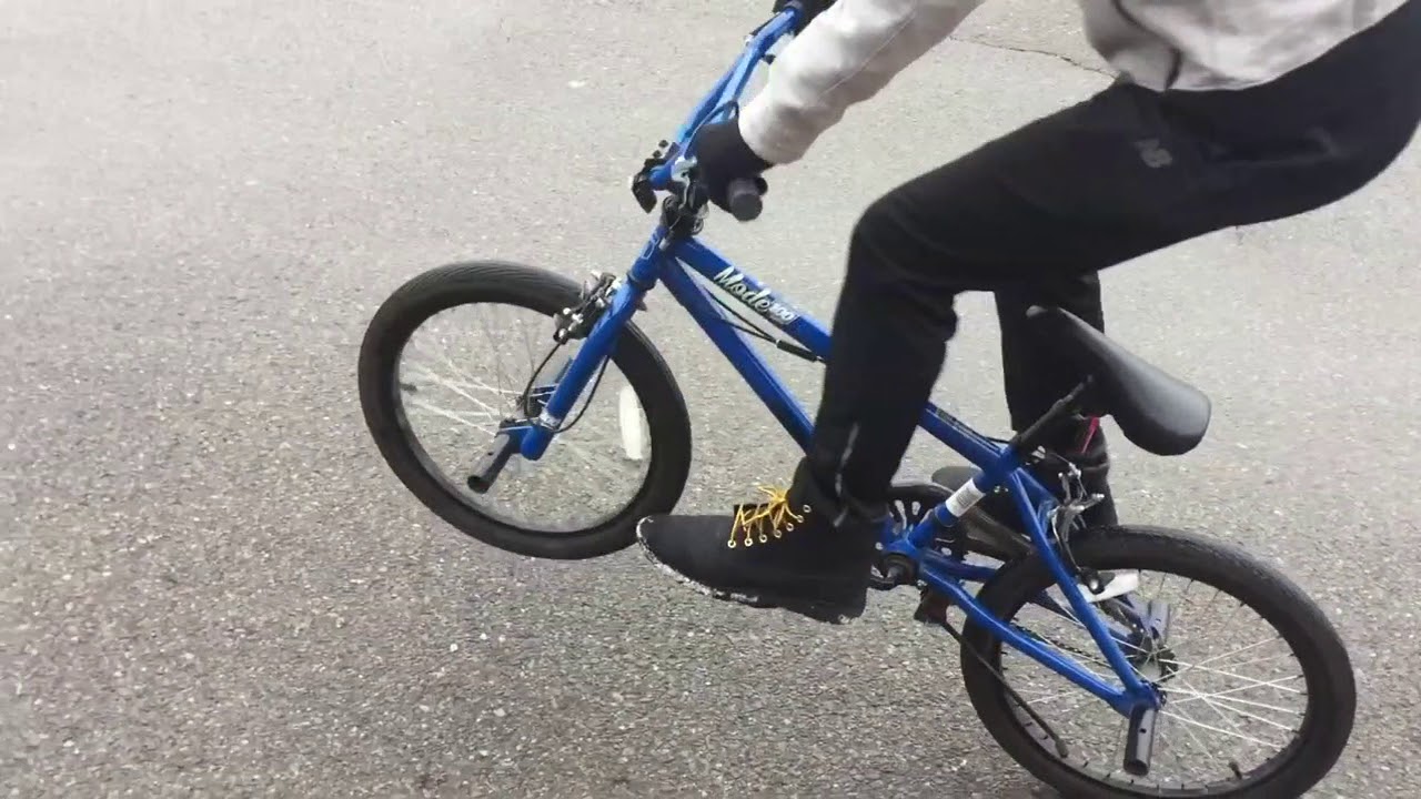 How To Do A Bunny Hop On A BMX Bike - YouTube