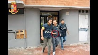 Lotta tra clan a Ostia: tentato omicidio in pizzeria, attentatore fa segno di vittoria dopo arresto