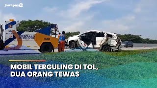 NGAWI - Mobil Terguling di Tol, Dua Orang Tewas