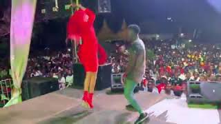 Fik Famaica Gets Cosy With Vinka On Stage