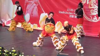 Wushu movie fight style: Three sectional staff duilian