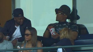 NYM@ATL: Newton takes in Braves game at Turner Field