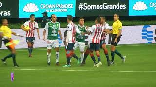 BRONCA Isaac Brizuela vs Landon Donovan | Chivas vs León 0-2