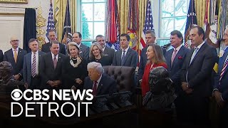 Trump rolling back auto emission standards