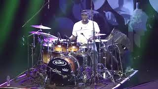 Lee Pearson - Amazing Drum Solo (Java Jazz Festival 2013/Spyro Gyra)