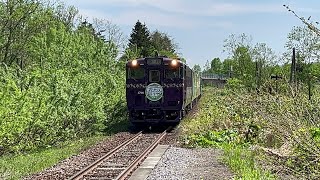 汽笛を鳴らして恩根内駅を通過する急行花たびそうや［@JR北海道宗谷本線］ #JR北海道  #宗谷本線　#花たびそうや　#キハ40