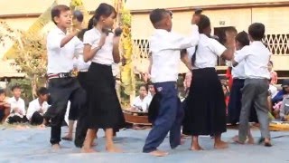 របាំគោះត្រឡោក - Coconut Dance