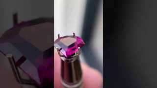 𝙋𝙧𝙚𝙘𝙞𝙨𝙞𝙤𝙣 𝙘𝙪𝙨𝙩𝙤𝙢 𝒮ᴵᴳᴺᴱᴰcut Natural UMBALITE GARNET 2,00ct