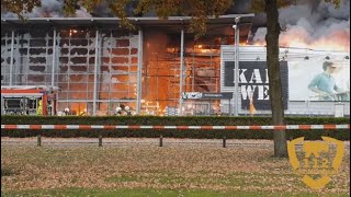 27-11-2018 *PRIMEUR* (GRIP 2) Zeer grote brand verwoest de Karwei in Apeldoorn-Noord