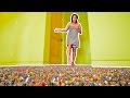 1 MILLION THUMBTACK PRANK ON NAKED ROOMMATE