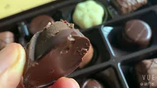 3. GODIVA Costco gift box chocolate taste/most of them are so sweety
