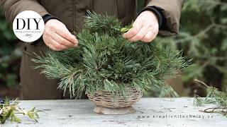 Christmas Grave Decor: Simple and elegant cemetery decoration