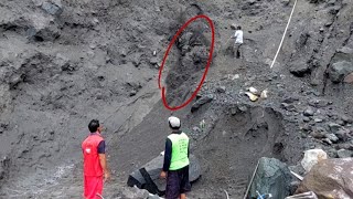 The Sand Cliffs Are Starting To Be Dug Up Again