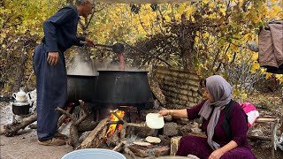 The real life of a farming family_Baking charcoal bread, making pomegranate paste