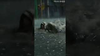 Horrible! Un cocodrilo feroz quiere comer a la gente #shorts  | Violento Tsunami | YOUKU