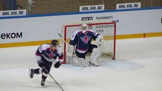 JHL Popov Denis #87 in action during the Krylya Sovetov@ Sakhalinskie Akuly hockey game