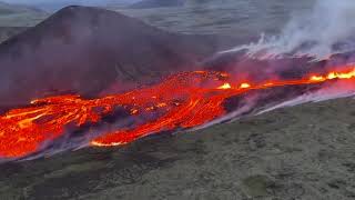 Iceland's volcano eruption suggests 'new cycle'