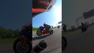 Honda CBR1000RR-R vs Suzuki Gsxr1000r