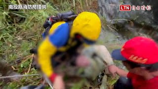 命大！台中男獨走八通關雲龍瀑布 失足滑落50米溪谷獲救（南投縣消防局提供）