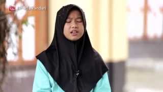 Wonderful little girl read the holy quran with very beautiful voice