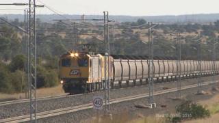 Trains in Australia ; 10,600 tonnes with QR electric locos