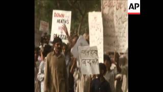 SYND 19/06/71 INDIAN STUDENT PROTEST ABOUT BRITISH AID TO PAKISTAN