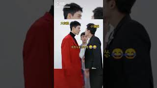 【JunZhe】Gong Jun, you stand too close to Zhang Zhehn, ah who can stand it|龚俊你对张老师站了太近了，啊谁顶的住啊|