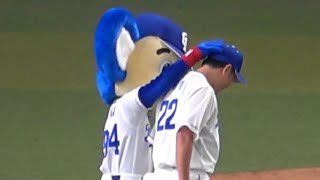 2022.04.01 ドアラ「オマエラ3人良くやった！！」とヒーローの頭をポンポンするドアラ。