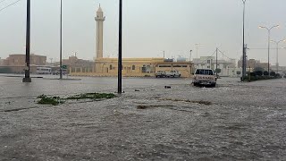 شاهد: فيضانات وسيول في عُمان والكويت والسعودية