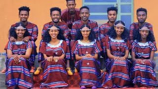 የሀዲያ ወጣቶች ሴቶችና ወንዶች እንዲህ በአንድነት ነው የሚሰሩት