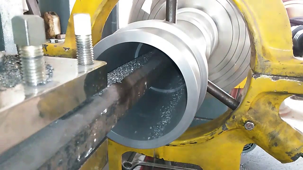 Boring Operation In Lathe Machine - YouTube