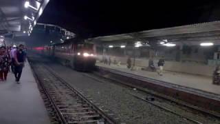 12360 Patna Kolkata Garibrath approaching Rajendranagar Station