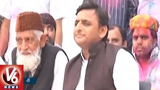 Former UP CM Akhilesh Yadav Participate In Holi Festival Celebrations | V6 News