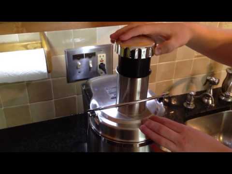 Making orange juice with the power juicer pro. By How-to Bob Making orange juice with the power juicer pro. By How-to Bob