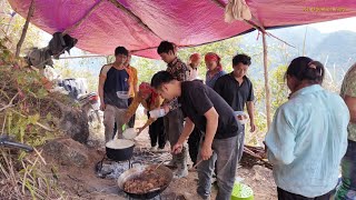 T39 Đường Lũng Chàm | Bữa cơm với sườn chua ngọt, canh rau đắng rừng làm đường Team Phạm Dũng