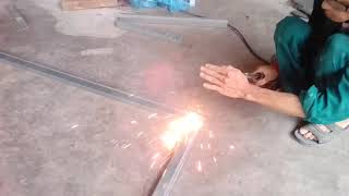 How to weld the door does not squeeze the stomach