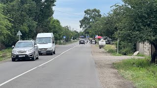 Грузия. Болниси и его окрестности. Путешествие по окрестностям на автомобиле в летний полдень.