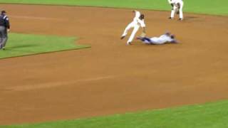 Juan Pierre stolen base vs. the Giants.