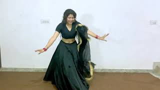 Chamma Chamma Dance Video - Ekta | Elli AvrRam | Neha Kakkar, Tanishk, Ikka, Romy
